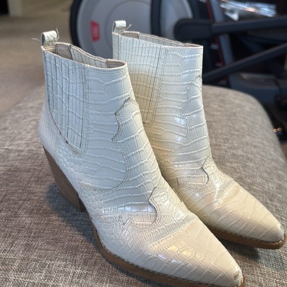 Sam Edelman Winona White Crocodile Booties - Picture 2 of 11